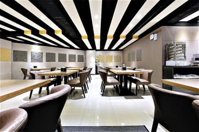 J Hotel
