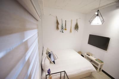 Luke 27 Hostel