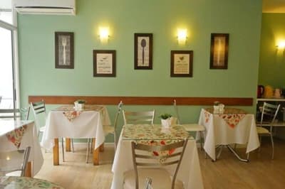De La Plaza Hotel