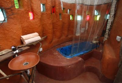 Saraya Art Cafe Bed And Breakfast