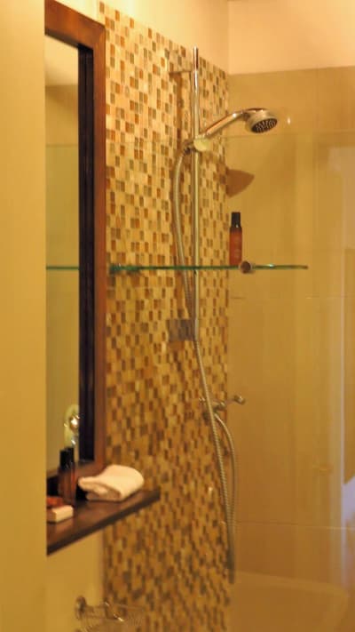 Oakhurst Hotel