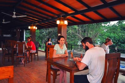 Randiya Sea View Hotel