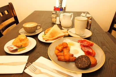 Tom Dick and Harriet's