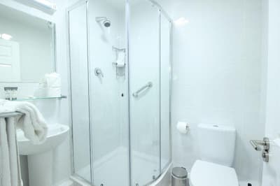 Tom Dick and Harriet's