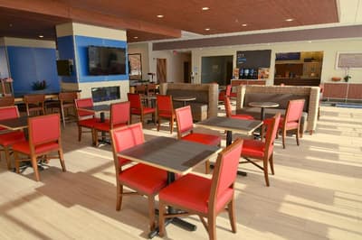 Holiday Inn Express & Suites Onalaska - La Crosse