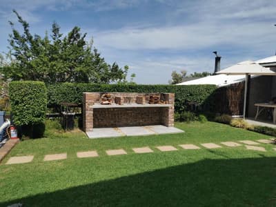 A Hilltop Country Retreat