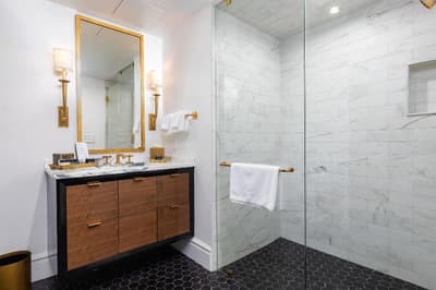 John Hand Club Hotel