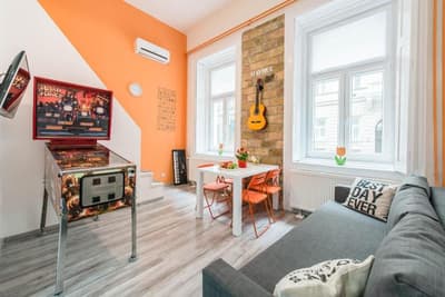 Happy Home Budapest Pop