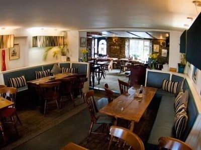 The Crooked Inn - Inn