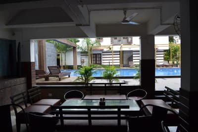 Stay Simple Sunkissed Plaza Resort