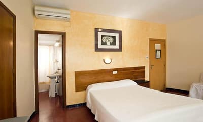 Hostal Tropical