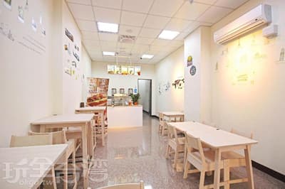 Sun Moon Lake Friday Inn Backpacking