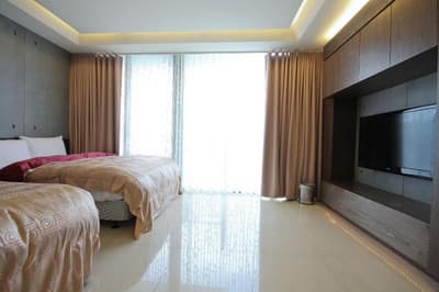 Lake In Mountain B&B