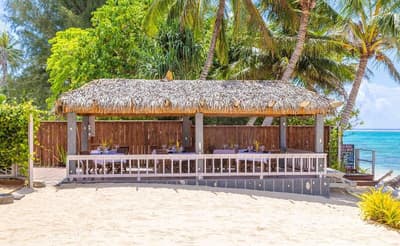 Moana Sands Beachfront Hotel