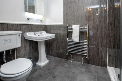 Inn At Cheltenham Parade