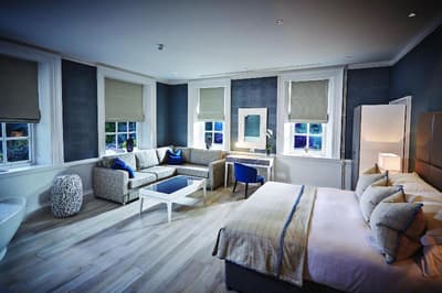 Barnett Hill - Luxury Hotel