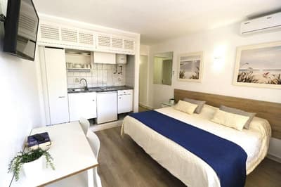 Naika Studios & Apartments