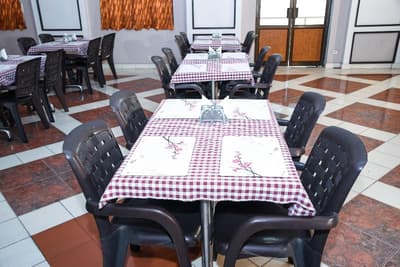 Fabhotel Kinnera Comforts Daba Garden