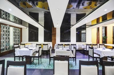 OYO Townhouse 487 The Light House