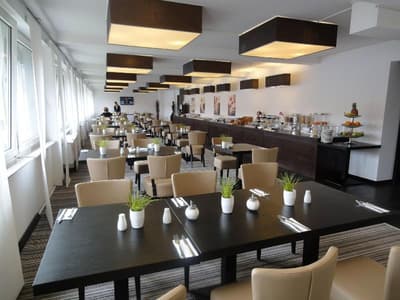 Ga Stehaus Am Karlstor