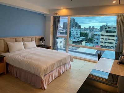Champs Elysees Hotel