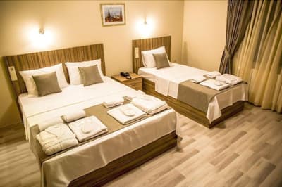 Berlin Otel Niayantaaya