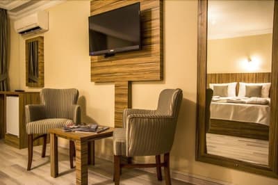 Berlin Otel Niayantaaya