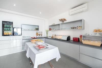 Beachfront Villa Mediteran