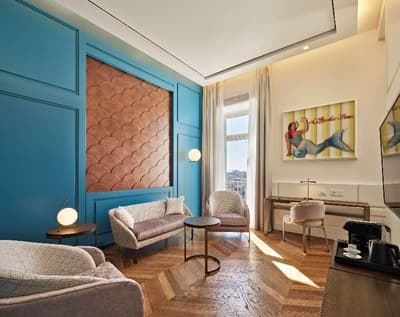 de Bonart Naples-Curio Collection by Hilton