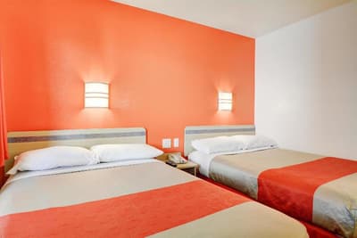 Motel 6 Southington, CT - Hartford