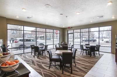 Cobblestone Inn & Suites at UW Stout Downtown Meno