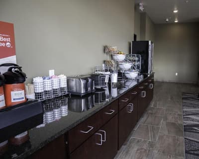 Cobblestone Hotel & Suites - Two Rivers