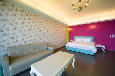 White Spray B&B