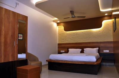 Hotel Sdm Golden Tower