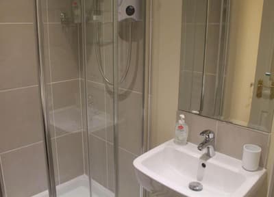 Black Bull With Rooms