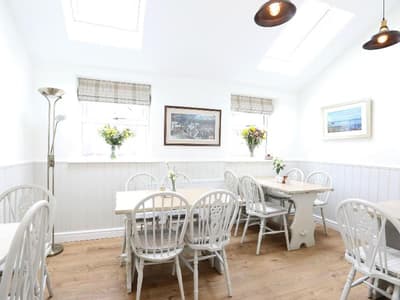 The Willow Restaurant & Cottages
