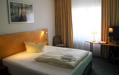 Check Inn Hotel