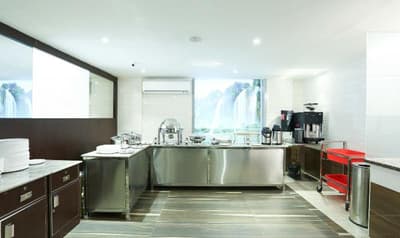 Treebo Trend C Plaza