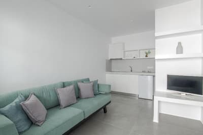 Alexandros Studios & Apartments