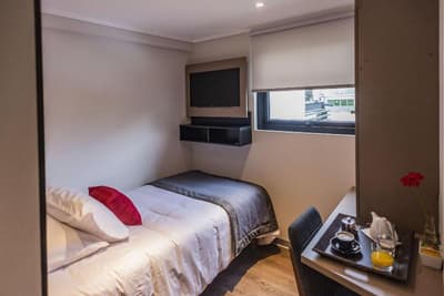 Hotel H9