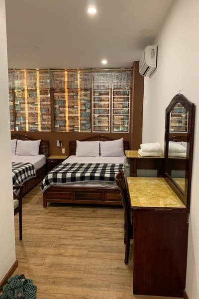 Hoang Yen Nhi Hotel by ZUZU