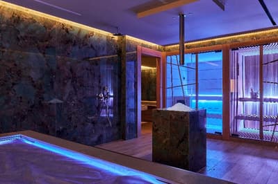 Castello Infinity Suites – Adults Only