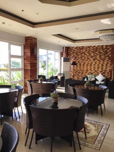 EM Royalle Hotel & Beach Resort