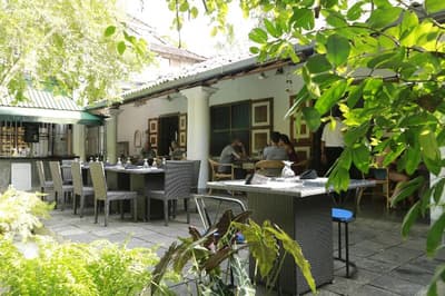 Nooit Gedacht Heritage Hotel-Original Dutch Govern