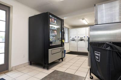 Suburban Studios Mentor - Cleveland Northeast