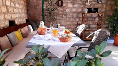 Pansion Ivan & Ivana