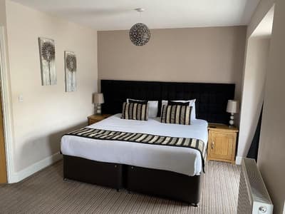 The Three Horseshoes Hotel