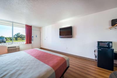 Motel 6 Connellys Springs, NC