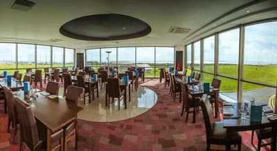 Admiralty Hotel & Restaurant