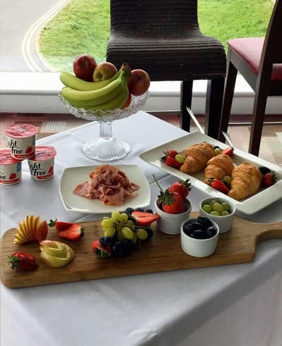 Admiralty Hotel & Restaurant